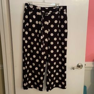 Black and White Polka Dot Crop Pants size 14/16